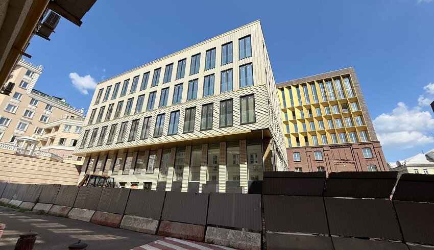 жк Титул на Серебрянической. сентябрь 2025