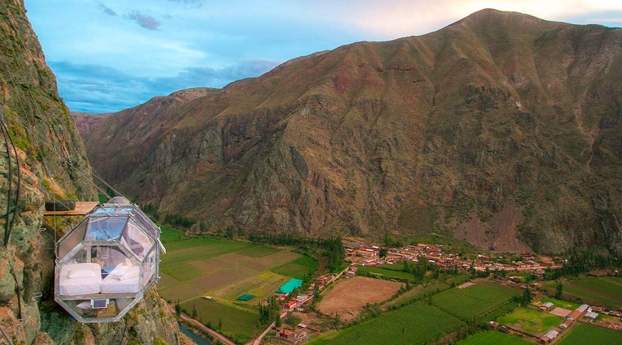 Прозрачный отель-капсула на скале Перу